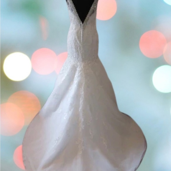 Wedding Dress Size 10 Ivory - Picture 5 of 5